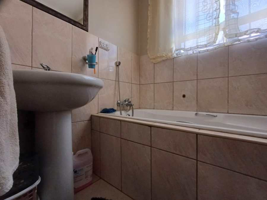 3 Bedroom Property for Sale in Ellaton North West